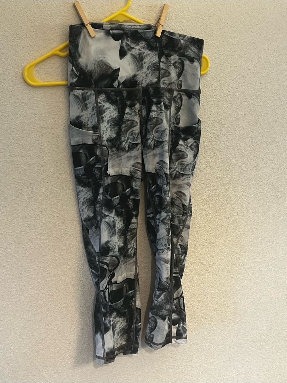 Abstract Black & Gray High-Waist Leggings